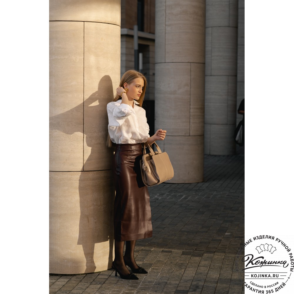 Женская кожаная сумка "Батерфляй" (пудра)