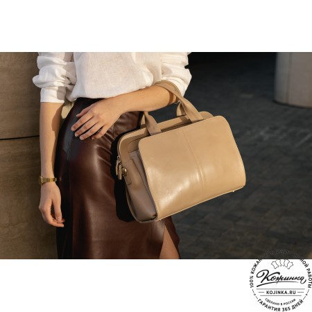 Женская кожаная сумка "Батерфляй" (пудра)